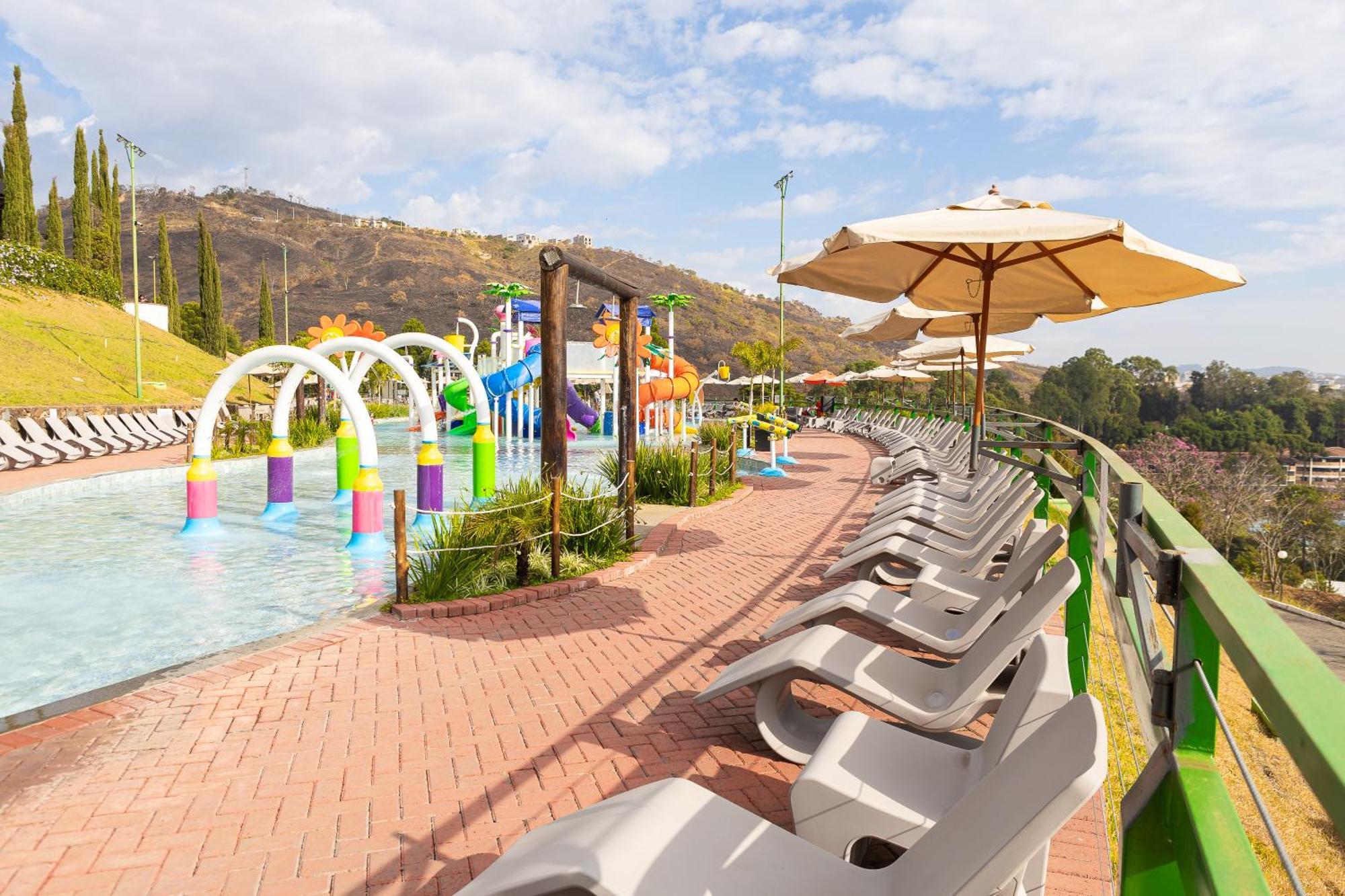 Hotel Golden Park All Inclusive Pocos De Caldas By Nacional Inn Exterior photo The resort's water park
