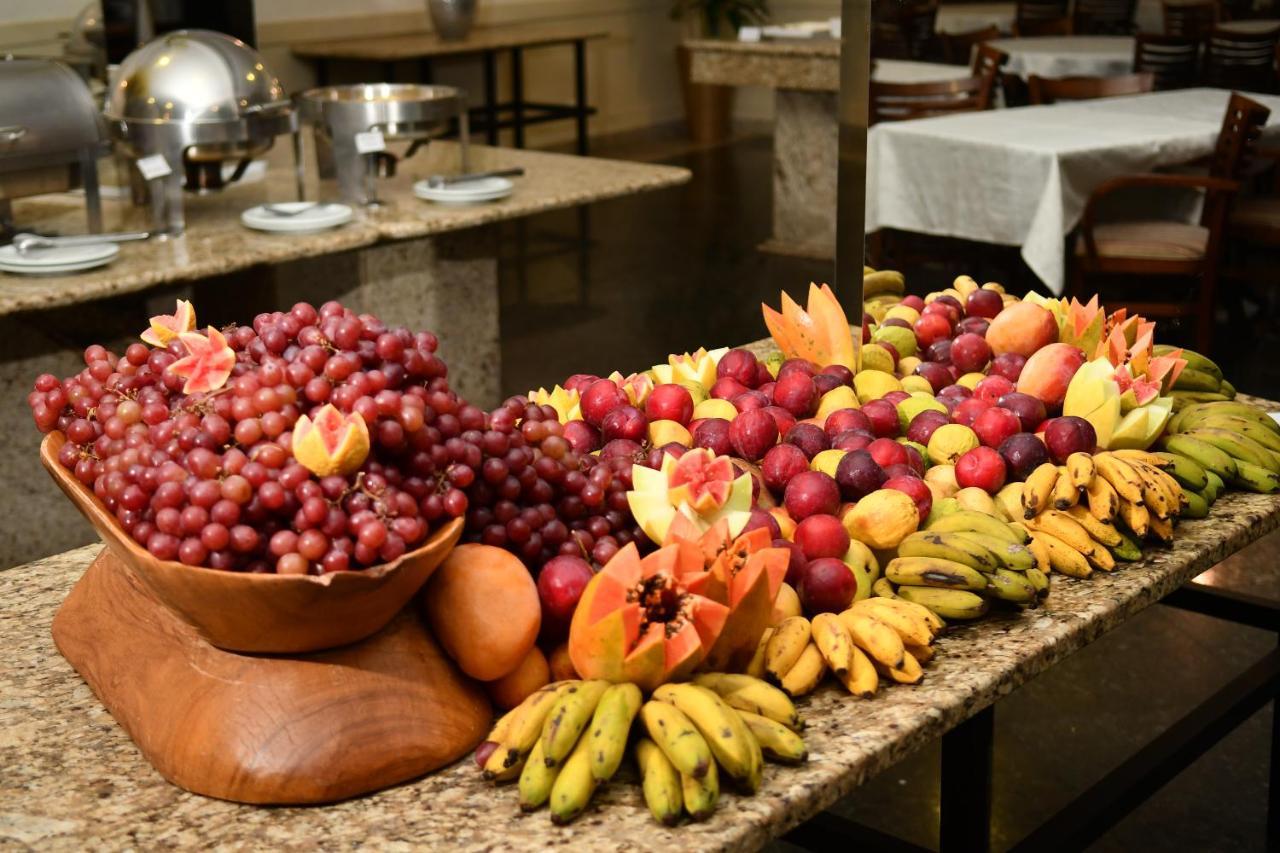Hotel Golden Park All Inclusive Pocos De Caldas By Nacional Inn Exterior photo Fruit display